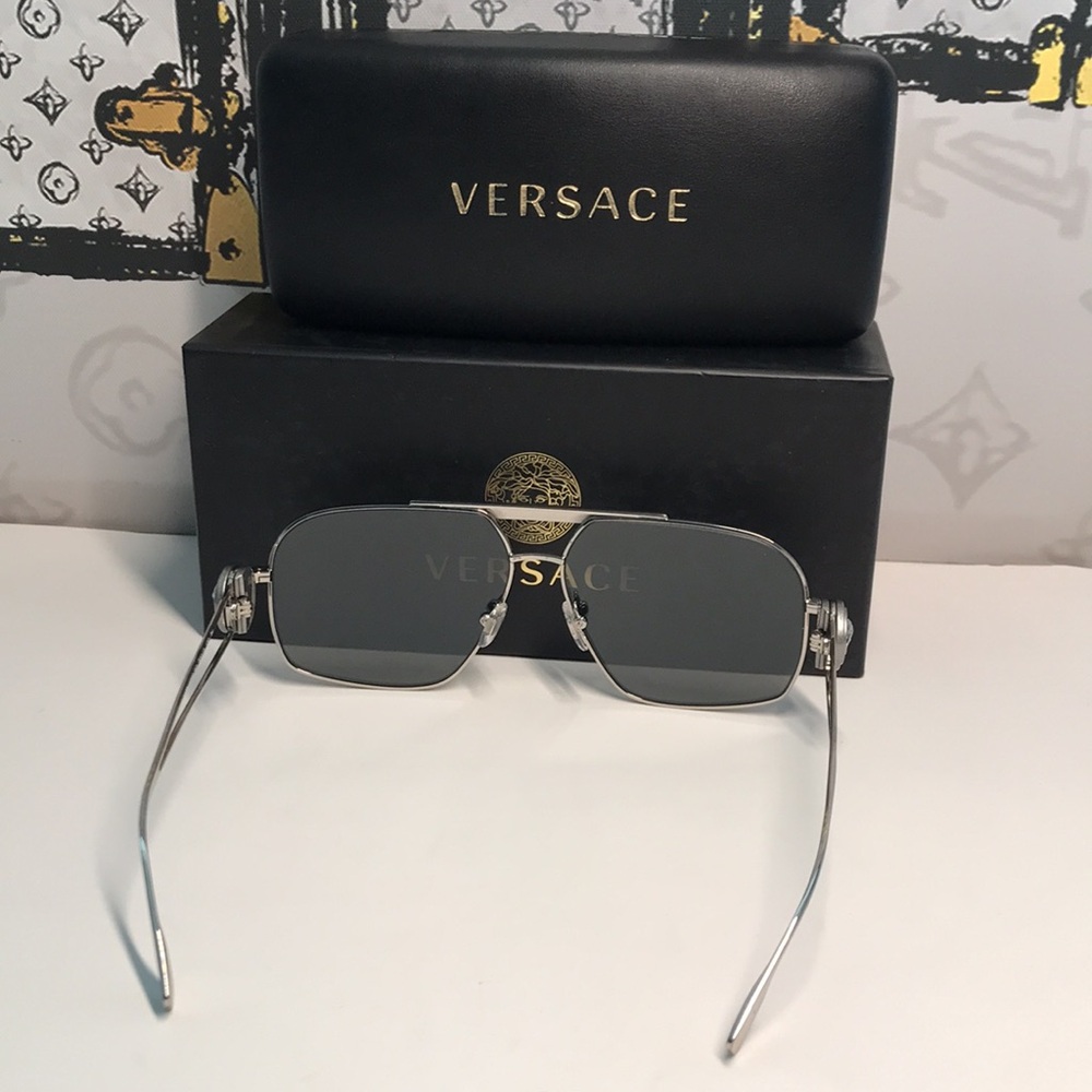 NEW AUTHENTIC Versace Silver Sunglasses VE2269 - Picture 9 of 15